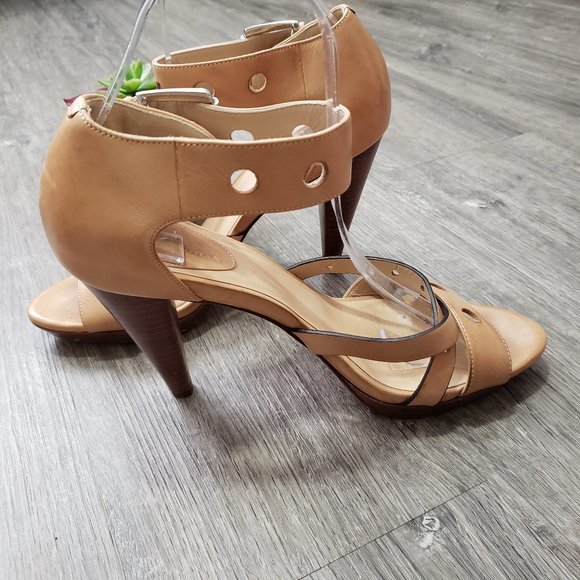 Cole Haan * Beige Perforated Ankle Strap Heels 7.5 - Picture 9 of 12
